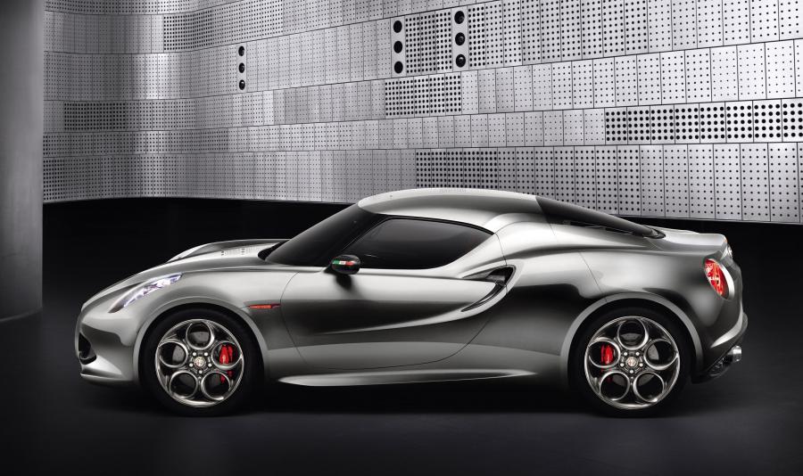  Alfa Romeo 4C Concept Fluid Metal 2011 года  (фото 4 из 10)